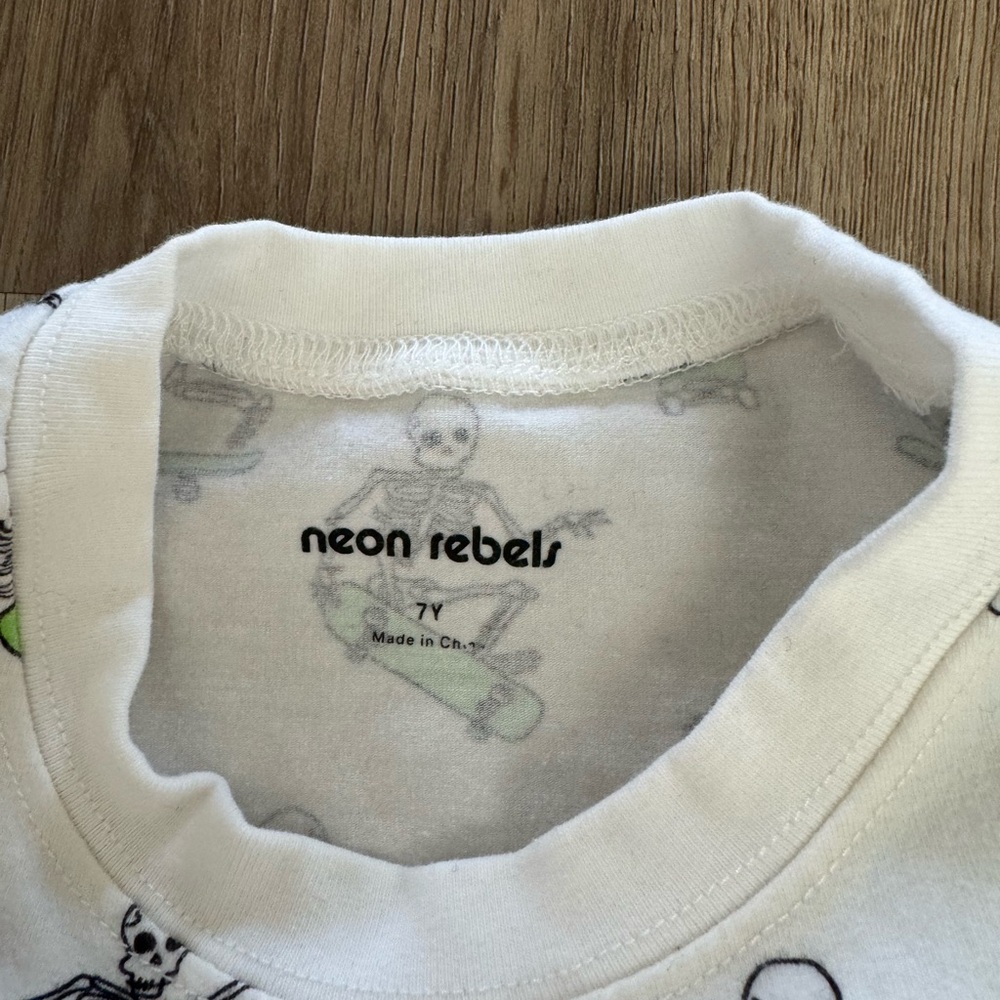 Neon Rebel Boys Halloween Pajamas Size 7 Skeleton Skater - Picture 4 of 6